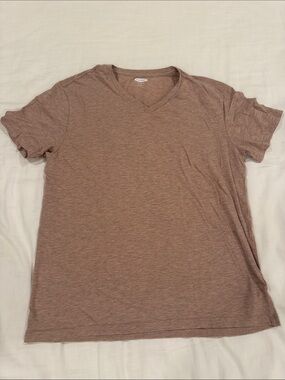 Old Navy Men's Short-Sleeve V-Neck Tee in Dusty Mauve Brown